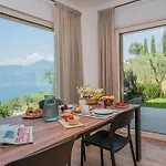 Podere Sabaina, Private Mit Beheiztem Pool, Seeblick Und 3 Wohneinheiten Zur Alleinnutzung