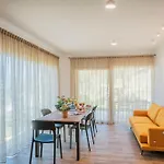 فيلة Podere Sabaina, Private Mit Beheiztem Pool, Seeblick Und 3 Wohneinheiten Zur Alleinnutzung توري ديل بيناكو