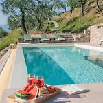 Podere Sabaina, Private Mit Beheiztem Pool, Seeblick Und 3 Wohneinheiten Zur Alleinnutzung *
