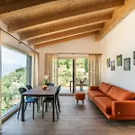Podere Sabaina, Private Mit Beheiztem Pool, Seeblick Und 3 Wohneinheiten Zur Alleinnutzung