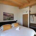 فيلة Podere Sabaina, Private Mit Beheiztem Pool, Seeblick Und 3 Wohneinheiten Zur Alleinnutzung توري ديل بيناكو