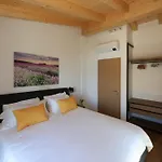 فيلة Podere Sabaina, Private Mit Beheiztem Pool, Seeblick Und 3 Wohneinheiten Zur Alleinnutzung *