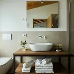 Podere Sabaina, Private Mit Beheiztem Pool, Seeblick Und 3 Wohneinheiten Zur Alleinnutzung توري ديل بيناكو