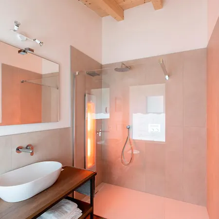 Podere Sabaina, Private Mit Beheiztem Pool, Seeblick Und 3 Wohneinheiten Zur Alleinnutzung *