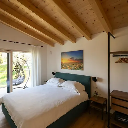 Podere Sabaina, Private Mit Pool, Seeblick Und 3 Wohneinheiten Zur Alleinnutzung Vila *