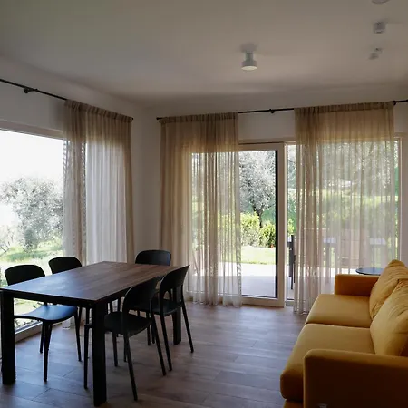 Podere Sabaina, Private Mit Beheiztem Pool, Seeblick Und 3 Wohneinheiten Zur Alleinnutzung 빌라 *
