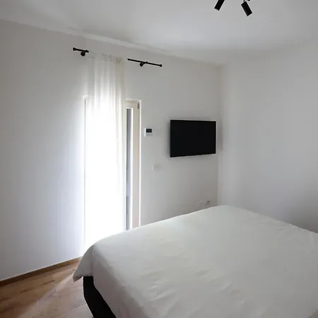 빌라 Podere Sabaina, Private Mit Beheiztem Pool, Seeblick Und 3 Wohneinheiten Zur Alleinnutzung *