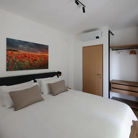 Podere Sabaina, Private Mit Beheiztem Pool, Seeblick Und 3 Wohneinheiten Zur Alleinnutzung *