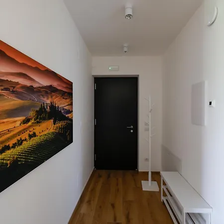 빌라 Podere Sabaina, Private Mit Beheiztem Pool, Seeblick Und 3 Wohneinheiten Zur Alleinnutzung