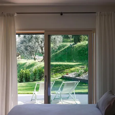 Vila Podere Sabaina, Private Mit Pool, Seeblick Und 3 Wohneinheiten Zur Alleinnutzung Torri Del Benaco