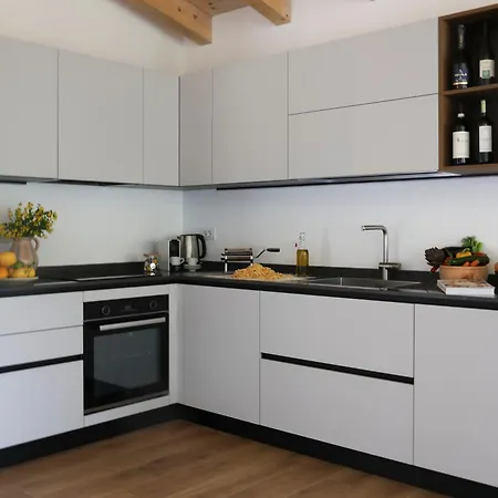 Vila Podere Sabaina, Private Mit Pool, Seeblick Und 3 Wohneinheiten Zur Alleinnutzung