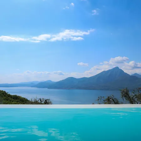 Podere Sabaina, Private Mit Pool, Seeblick Und 3 Wohneinheiten Zur Alleinnutzung *