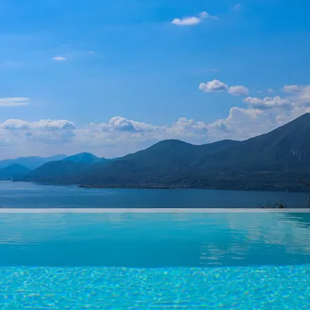 Podere Sabaina, Private Mit Beheiztem Pool, Seeblick Und 3 Wohneinheiten Zur Alleinnutzung * 토리델베나코