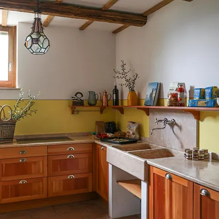 Podere Sabaina, Private Mit Beheiztem Pool, Seeblick Und 3 Wohneinheiten Zur Alleinnutzung *